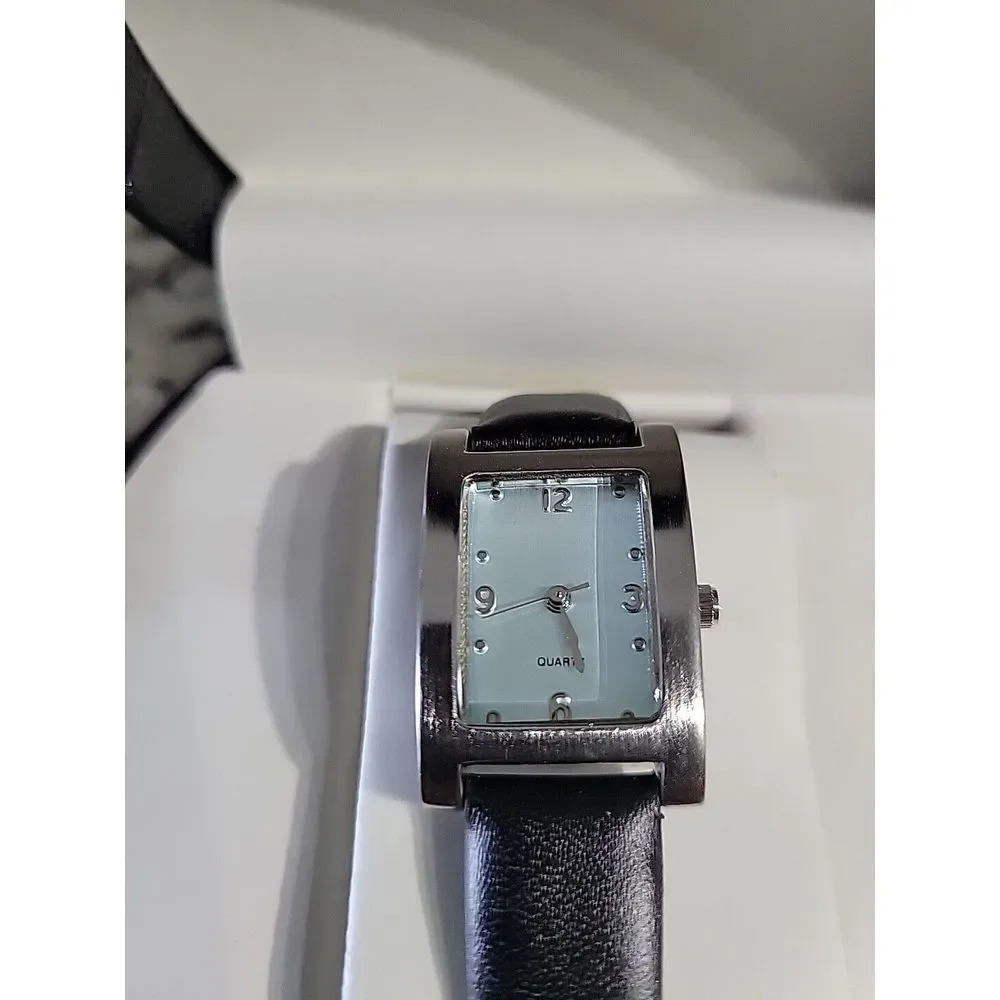 Geneva Watch Silver Black Leather Women's In Box Box‎ Has Damage